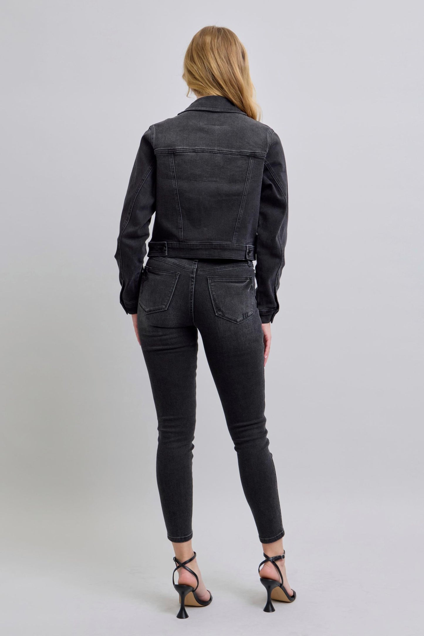 Judy Blue Mid-Rise Tummy Control Skinny Jeans