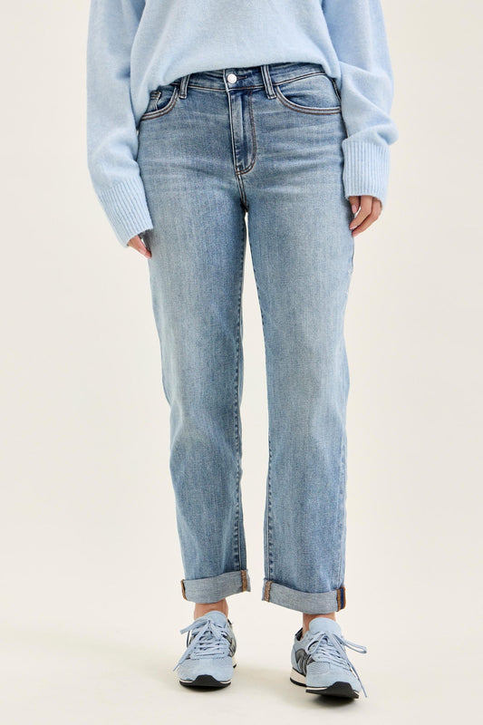 Judy Blue Mid-Rise Boyfriend Jeans