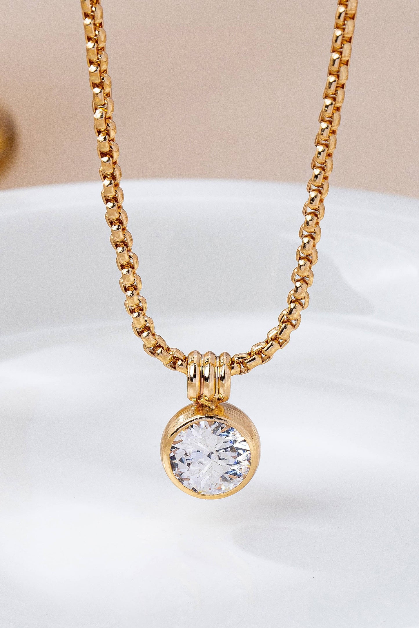 Round Zircon Pendant Necklace