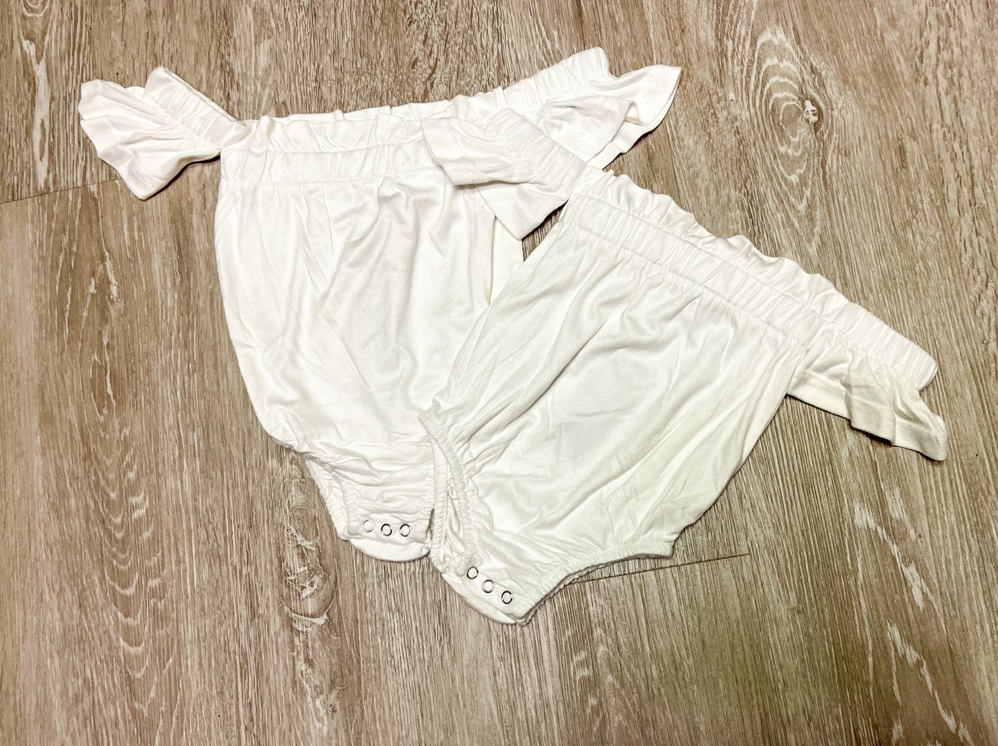 Ava White Cold-Shoulder Leo