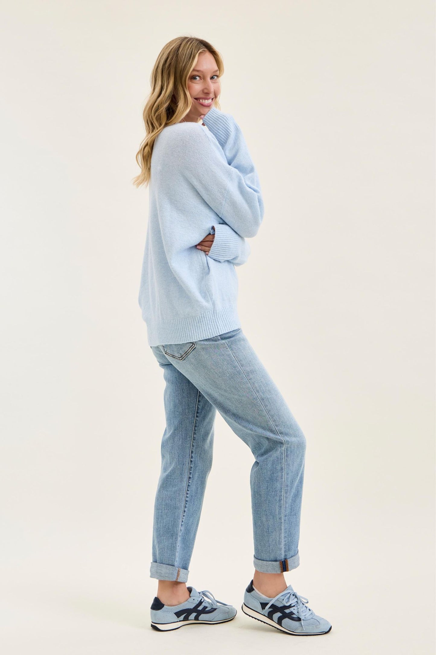 Judy Blue Mid-Rise Boyfriend Jeans