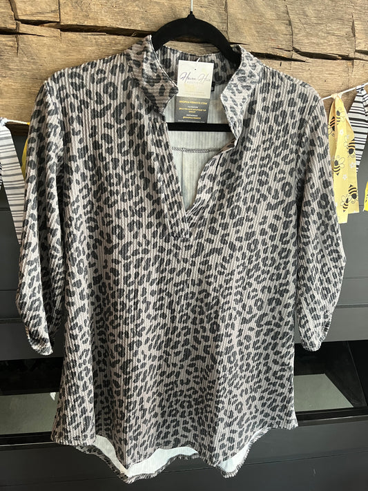 Button Sleeve Collar Animal Urban Rib Top