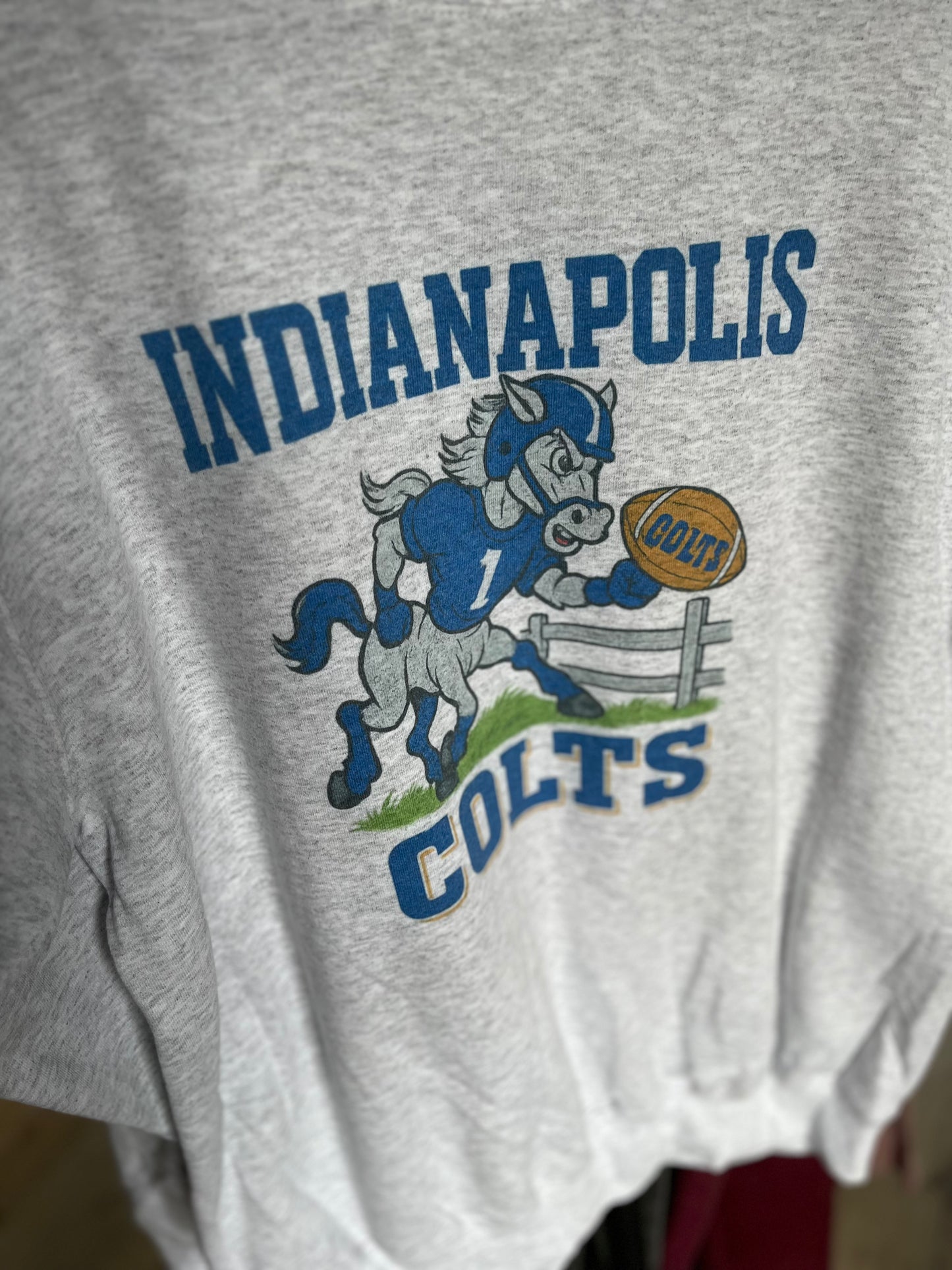 C o l t Crewneck